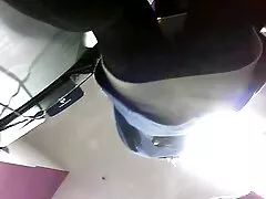 Cha và sex nhat ban bo chong va con dau ngón tay vào mông của một chàng trai trẻ